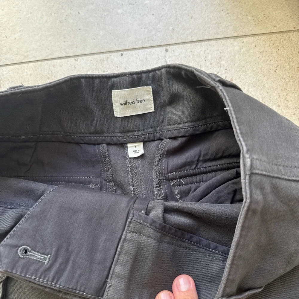 BRAND NEW NEVER WORN!!!
WILFRED FREE  SIZE:4
Charcoal color wide leg cargo pants - Picture 2 of 4